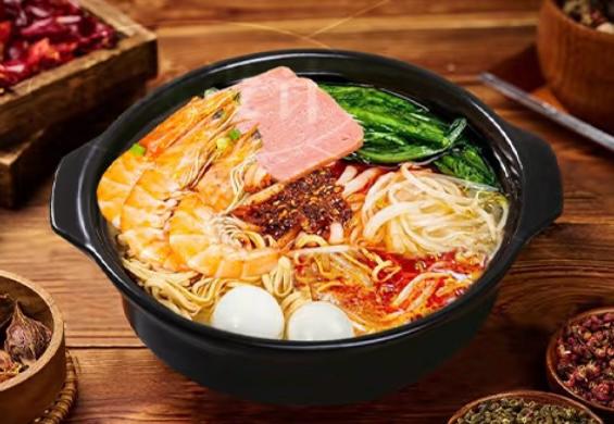 A rice noodle bowl at Memento Tea & Noodles